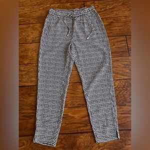 H&M NWT Ladies Pants. Dk Blue with White Dots -Size 4. Front, Back Slit pockets.